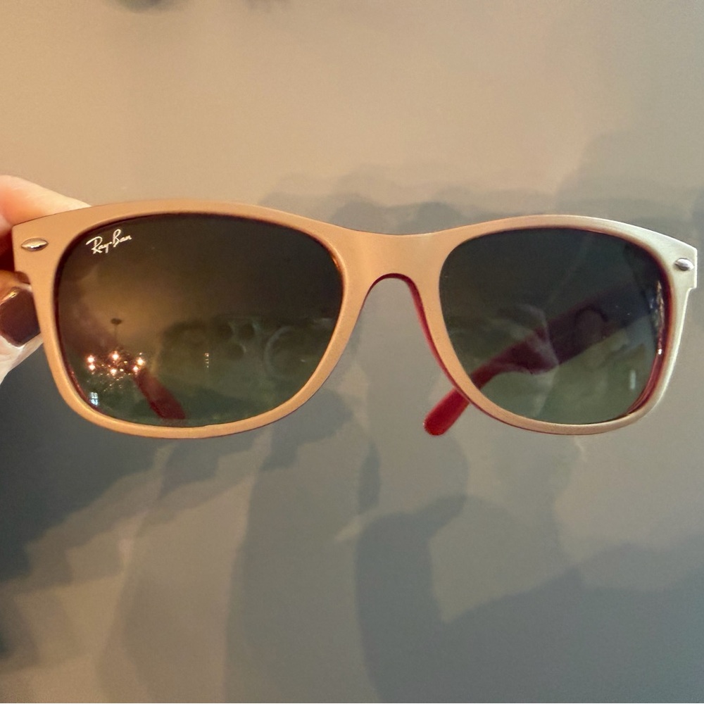 "New Wayfarer" Ray-Ban tan and burgundy Sunglasses. Worn but like new. - Picture 4 of 8